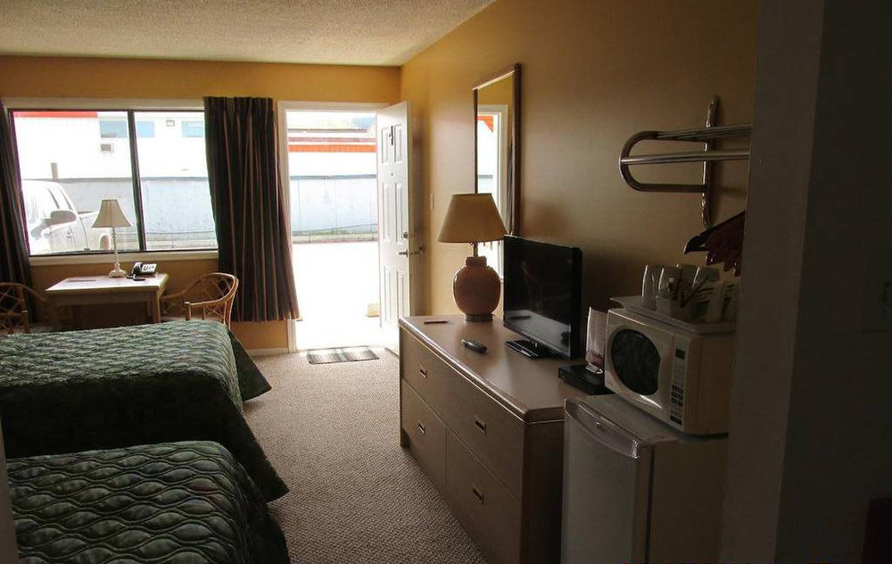Westwood Motel 100 Mile House מראה חיצוני תמונה