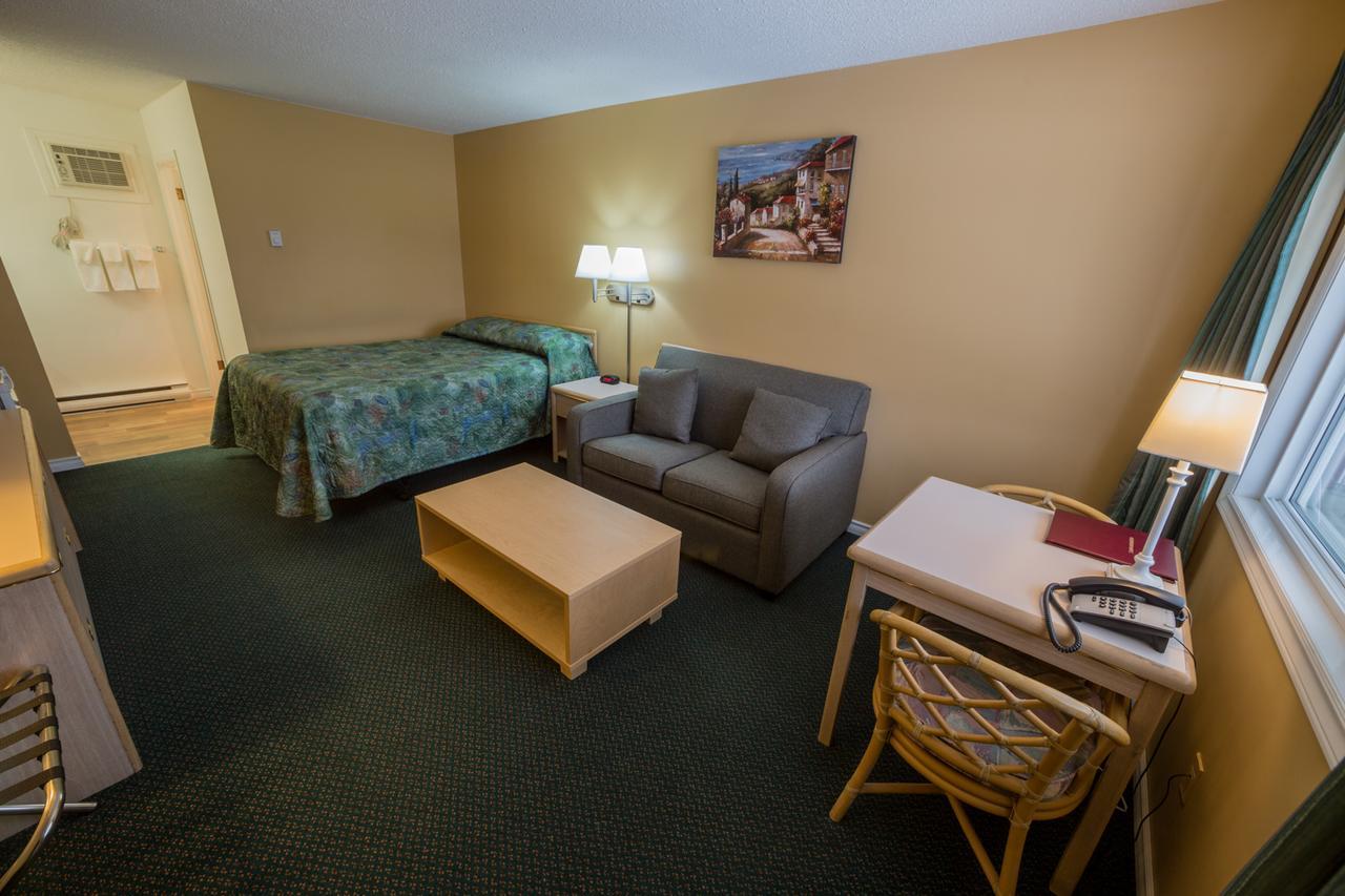 Westwood Motel 100 Mile House מראה חיצוני תמונה