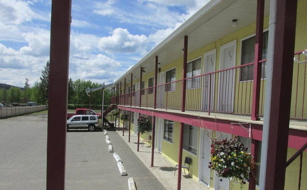 Westwood Motel 100 Mile House מראה חיצוני תמונה