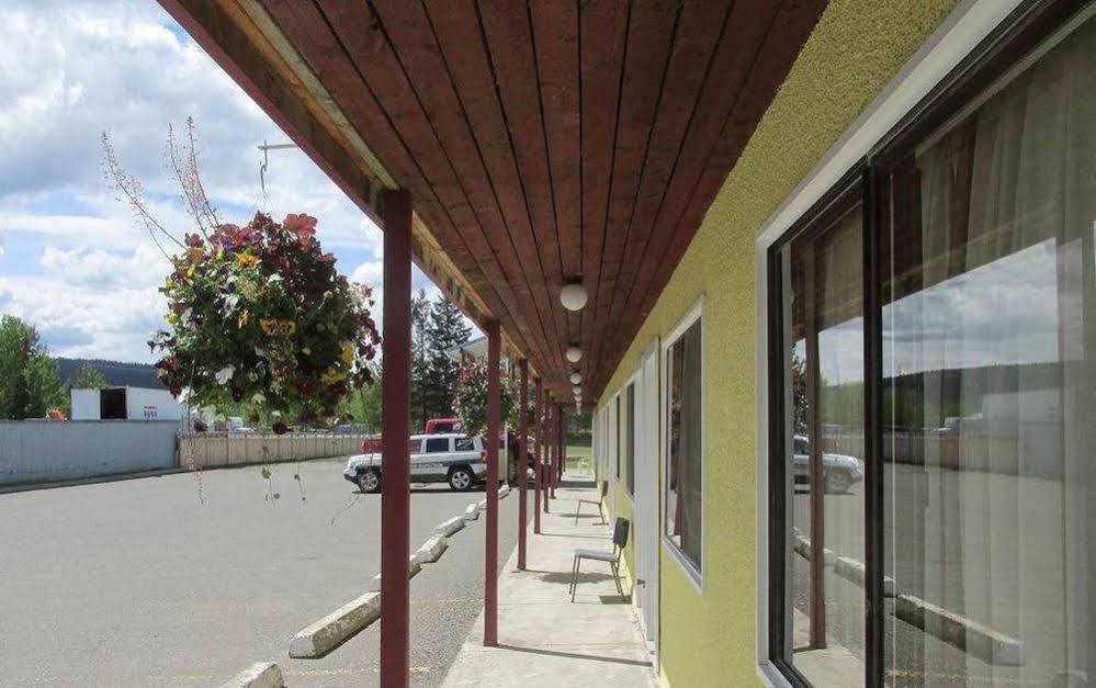 Westwood Motel 100 Mile House מראה חיצוני תמונה