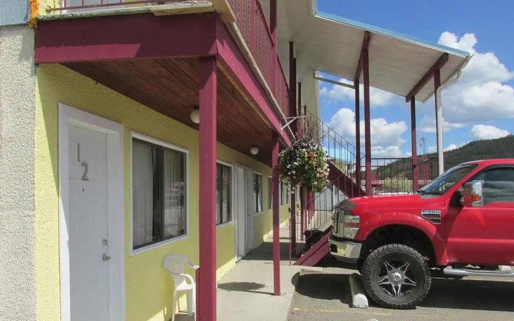 Westwood Motel 100 Mile House מראה חיצוני תמונה