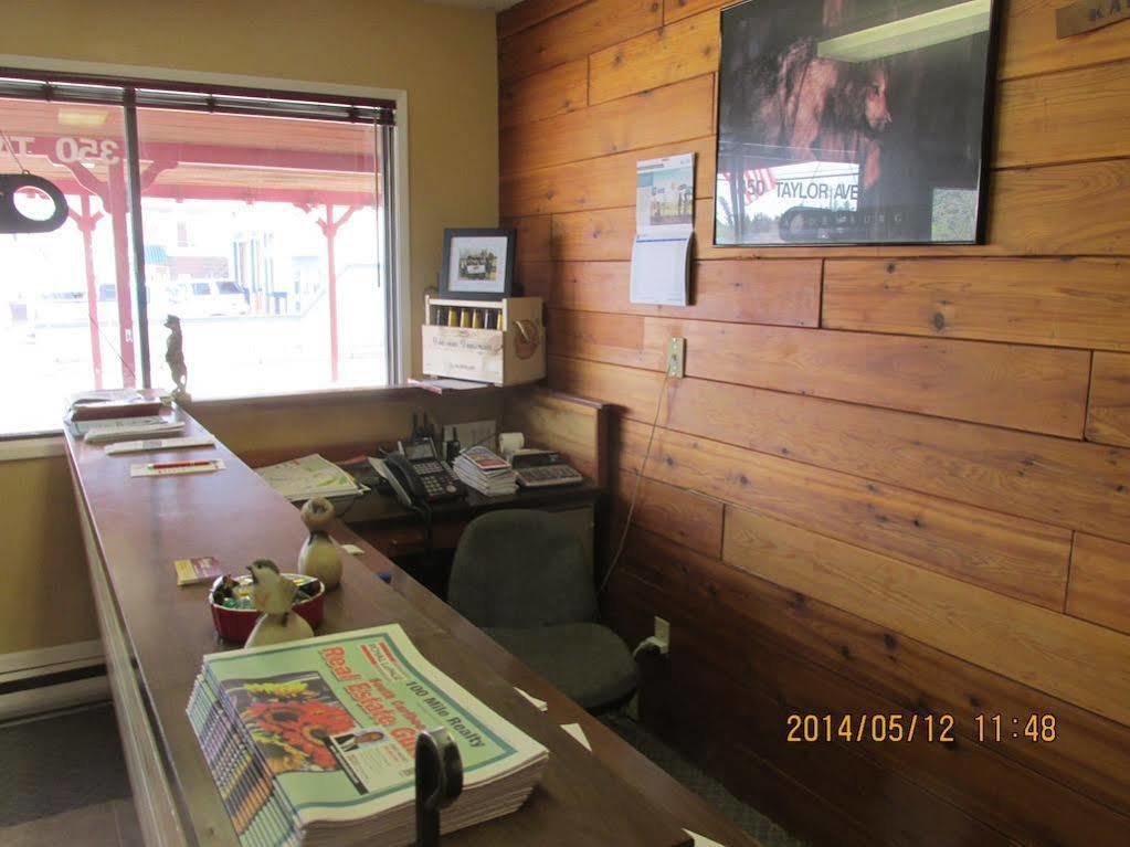 Westwood Motel 100 Mile House מראה חיצוני תמונה