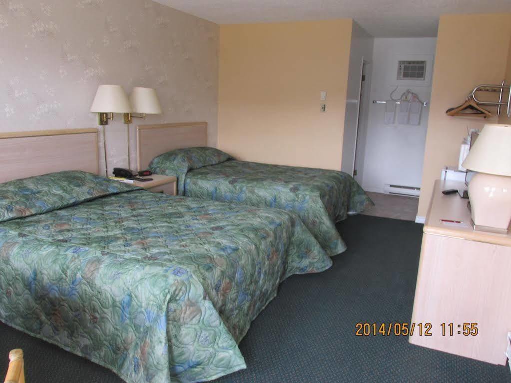 Westwood Motel 100 Mile House מראה חיצוני תמונה