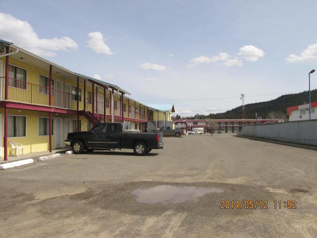 Westwood Motel 100 Mile House מראה חיצוני תמונה