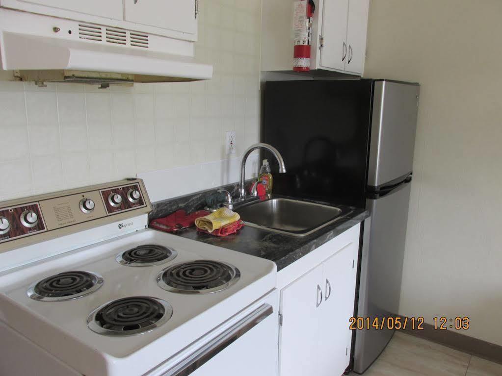 Westwood Motel 100 Mile House מראה חיצוני תמונה