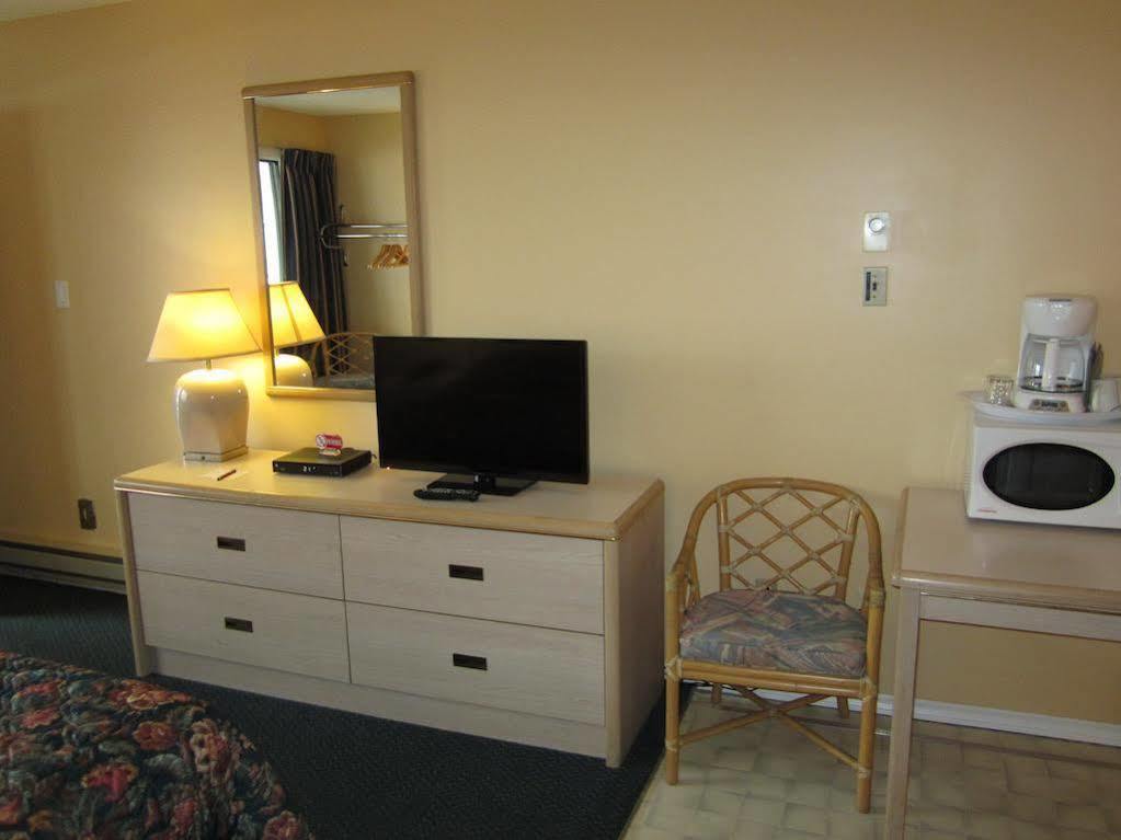 Westwood Motel 100 Mile House מראה חיצוני תמונה