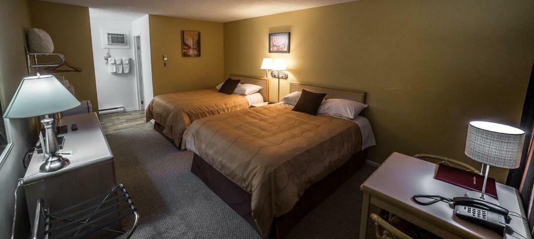 Westwood Motel 100 Mile House מראה חיצוני תמונה